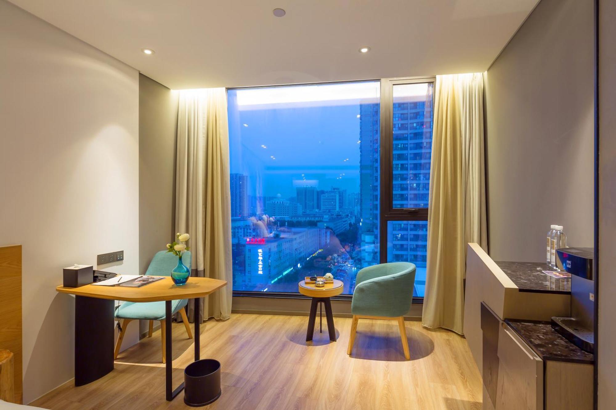 M Hotel Zhengzhou Bagian luar foto