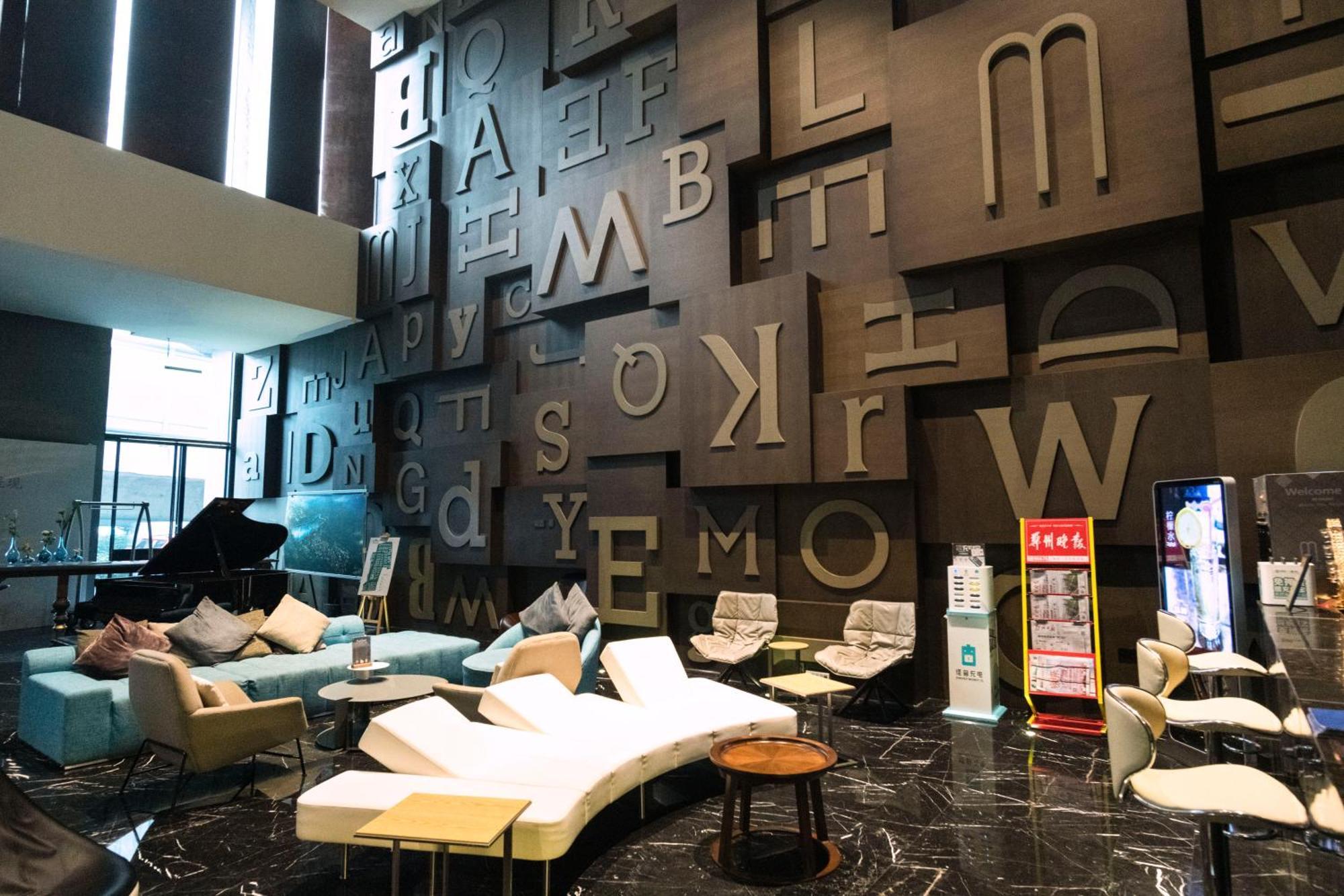M Hotel Zhengzhou Bagian luar foto