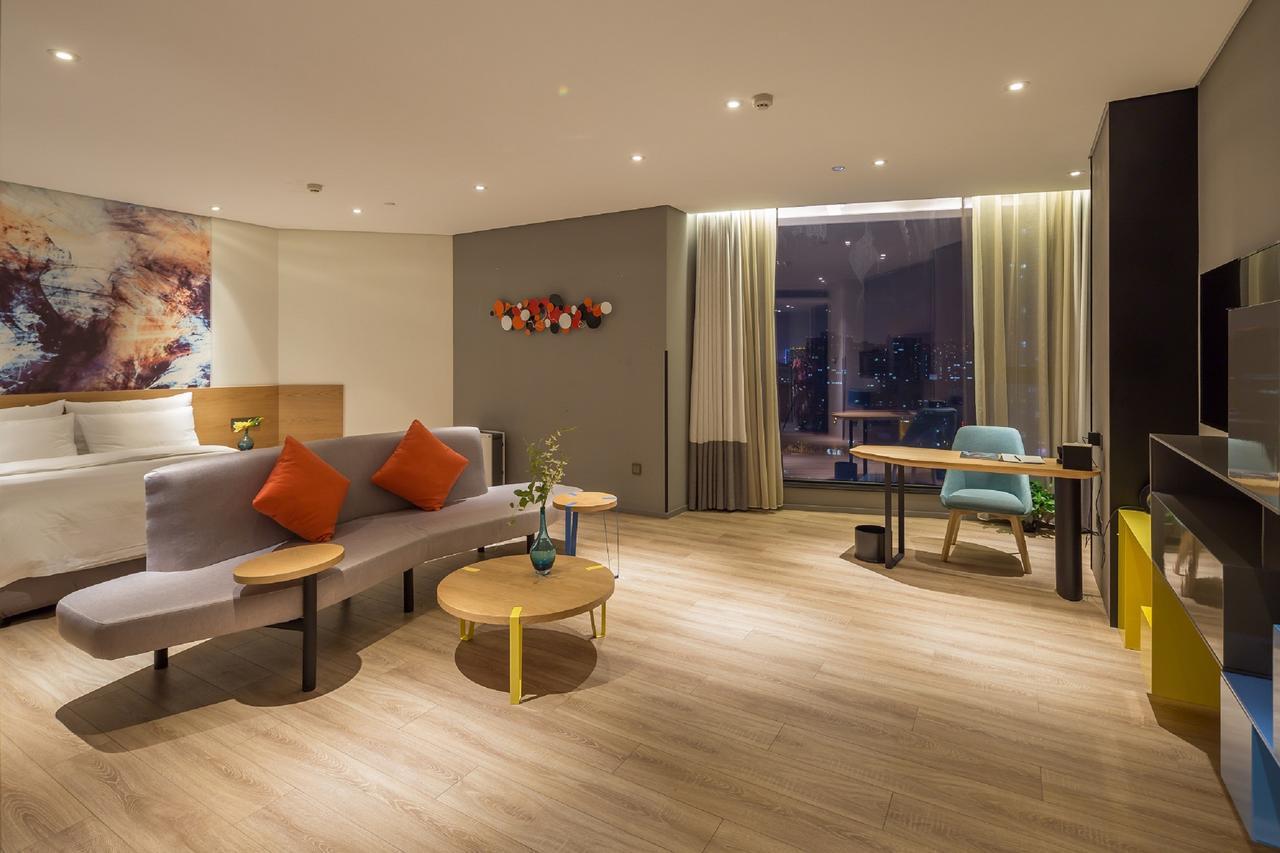 M Hotel Zhengzhou Bagian luar foto