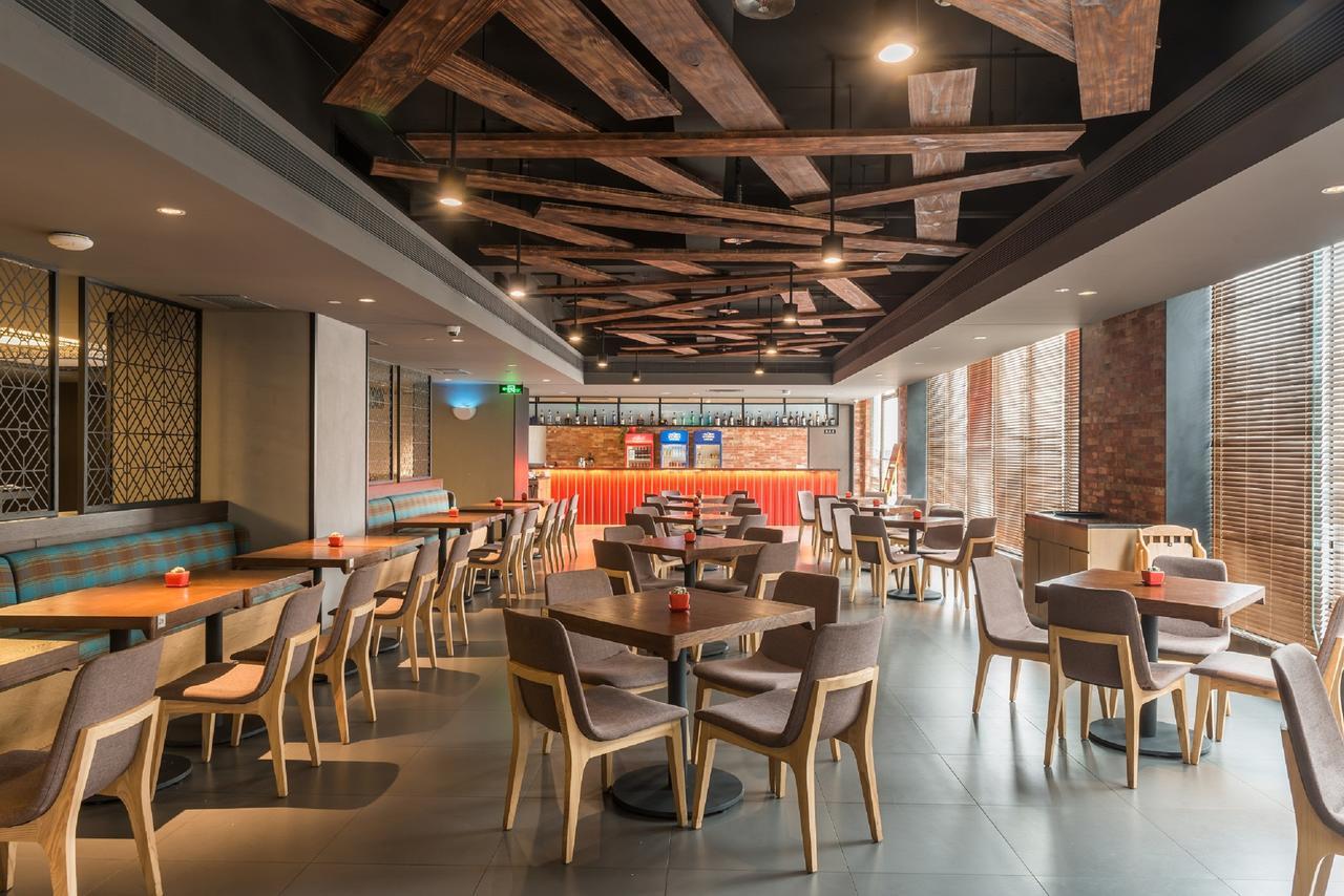 M Hotel Zhengzhou Bagian luar foto