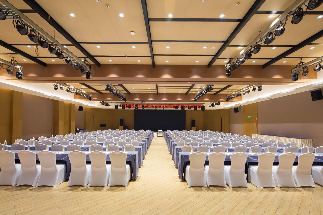 M Hotel Zhengzhou Bagian luar foto